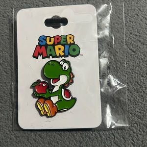 Super Mario Yoshi pin